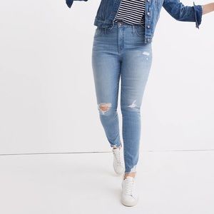 Madewell Curvy High-Rise Skinny Jeans in Ontario: Distressed-Hem Edition